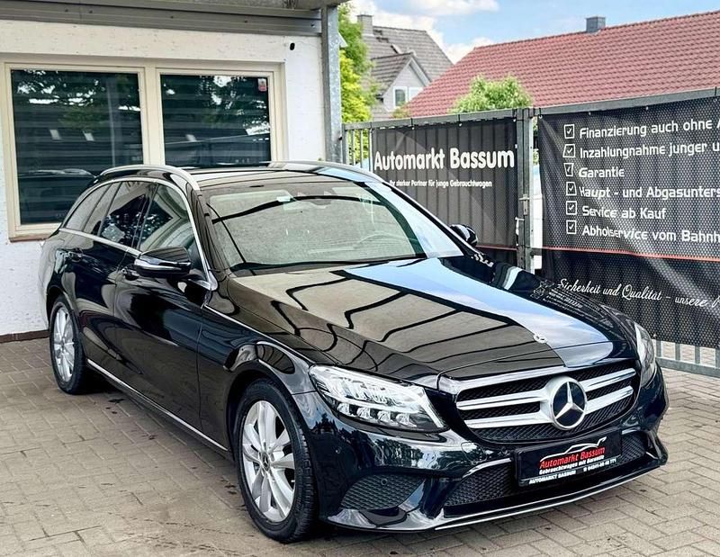 Gebraucht Mercedes C220 Avantgarde 194 PS (142 kW) 2019 Schwarz Kombi
