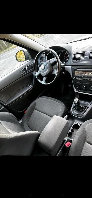 Gebraucht Skoda Yeti 105 PS (77 kW) 2010 Grau SUV