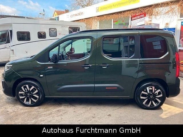 Gebraucht Citroën Berlingo 131 PS (96 kW) 2025 Grünmetallic Van / Kleinbus