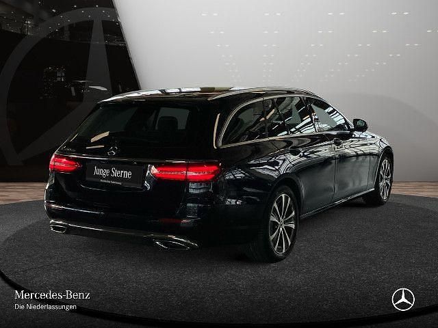 Gebraucht Mercedes E300 Avantgarde 306 PS (225 kW) 2022