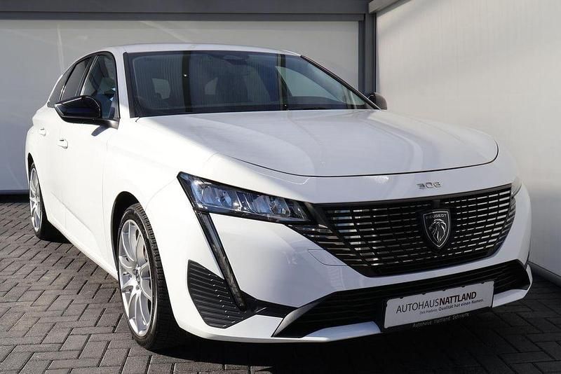 Gebraucht Peugeot 308 SW Allure 131 PS (96 kW) 2022 Weiß Kombi