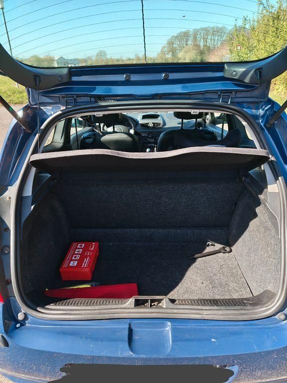 Używany Renault Clio II Authentique 65 KM (47 kW) 2006 Niebieski Sedan/Limuzyna