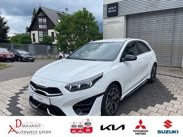 Weiß Neu 2025 Kia Ceed GT GT-Line Limousine | 28.800 € (Guter Preis) - Bild 1/4