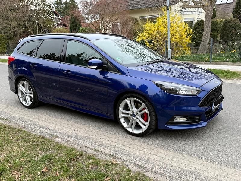 Gebraucht Ford Focus ST 185 PS (136 kW) 2017 Blau Kombi
