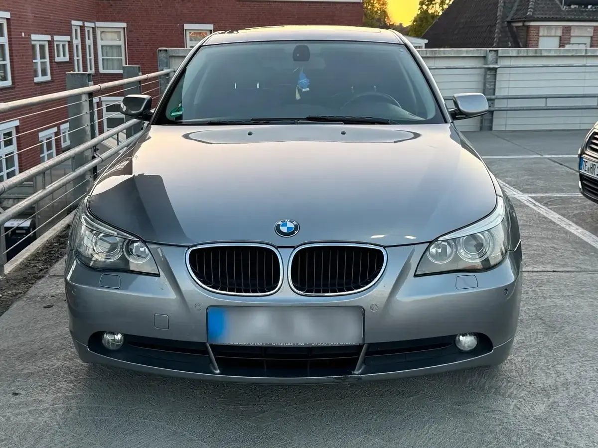 Gebraucht BMW 520 170 PS (125 kW) 2005 Silber Kleinwagen