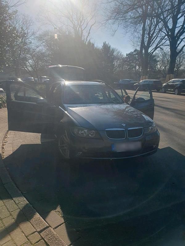 Gebraucht BMW 320 150 PS (110 kW) 2006 Grau Kombi