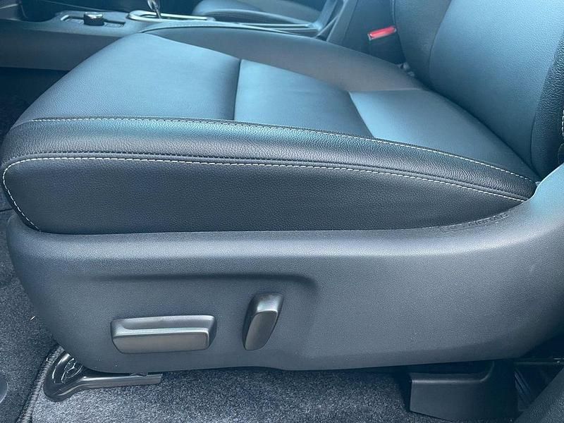 Gebraucht Toyota HiLux Executive 204 PS (150 kW) 2026 Schwarz Pickup