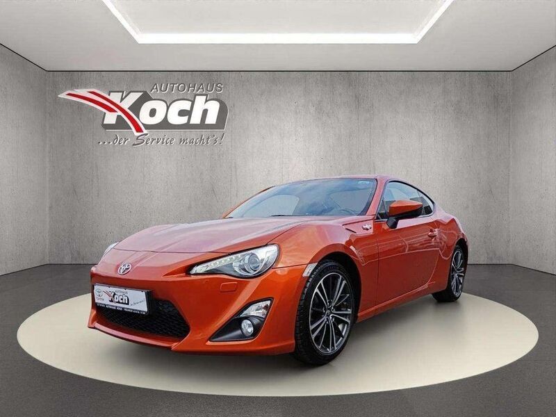 Orange metallic Gebraucht 2014 Toyota GT86 Basis Coupé | 20.979 € (Etwas zu teuer) - Bild 1/4