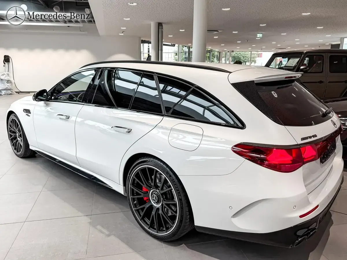 Gebraucht Mercedes E53 AMG AMG 449 PS (330 kW) 2025 Manufaktur lack manufaktur opalithweiß bright Kombi