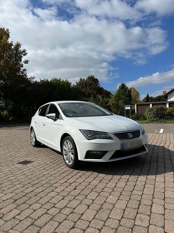 Weiß Gebraucht 2017 Seat Leon XCELLENCE Limousine | 14.500 € (Etwas zu teuer) - Bild 1/4