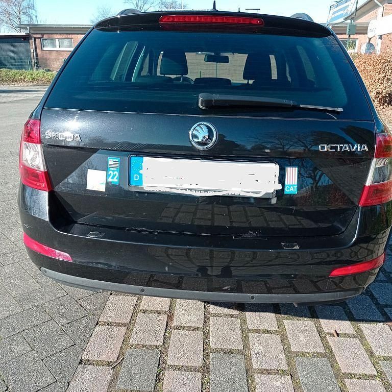 Gebraucht Skoda Octavia 150 PS (110 kW) 2016 Schwarz Kleinwagen