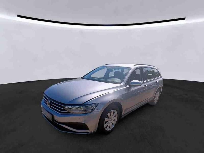 Silber Gebraucht 2022 VW Passat Kombi | 23.430 € (Guter Preis) - Bild 1/1