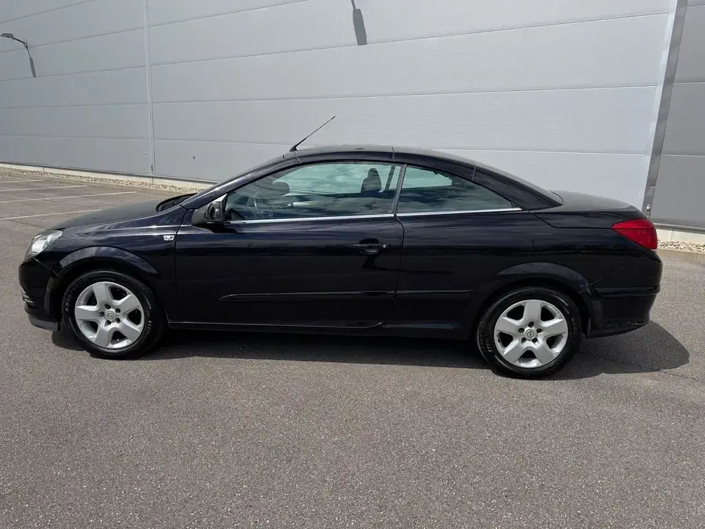 Gebraucht Opel Astra Edition 116 PS (85 kW) 2008 Schwarz Cabrio