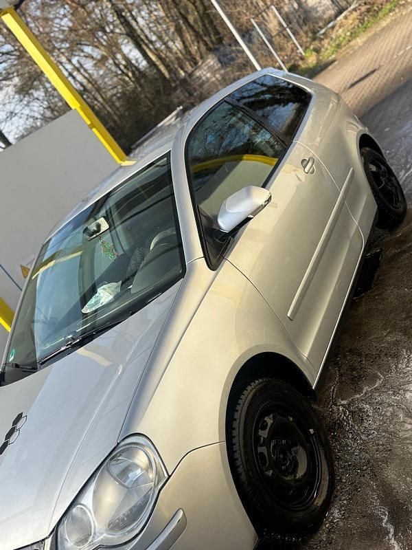 Usado VW Polo 60 HP (44 kW) 2008 Prateado Citadino