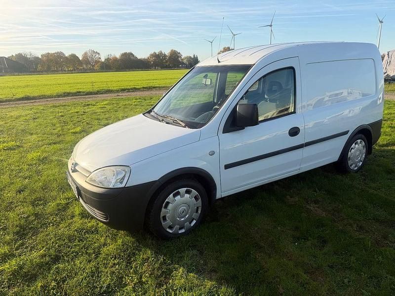 Weiß Gebraucht 2007 Opel Combo Van / Kleinbus | 3.499 € (Etwas zu teuer) - Bild 1/4