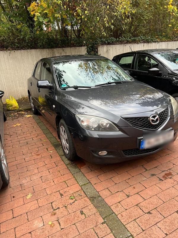 Grau Gebraucht 2007 Mazda 3 Limousine | 4.200 € - Bild 1/4
