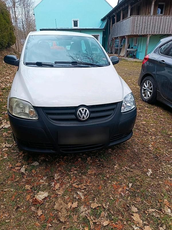 Gebraucht VW Fox 54 PS (39 kW) 2010 Weiß Kleinwagen