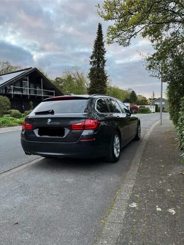 Grau Gebraucht 2013 BMW 520 Kombi | 9.200 € (Guter Preis) - Bild 1/4