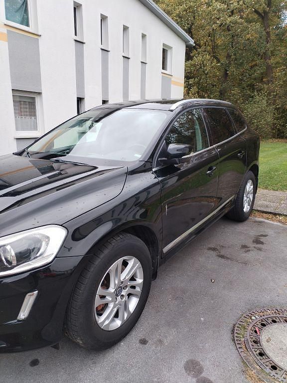 Schwarz Gebraucht 2015 Volvo XC60 Summum SUV | 14.500 € (Fairer Preis) - Bild 1/4