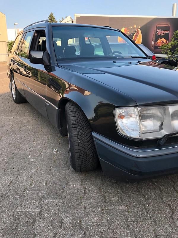 Andere farben Gebraucht 1992 Mercedes E320 Sportline Kombi | 7.800 € - Bild 1/4