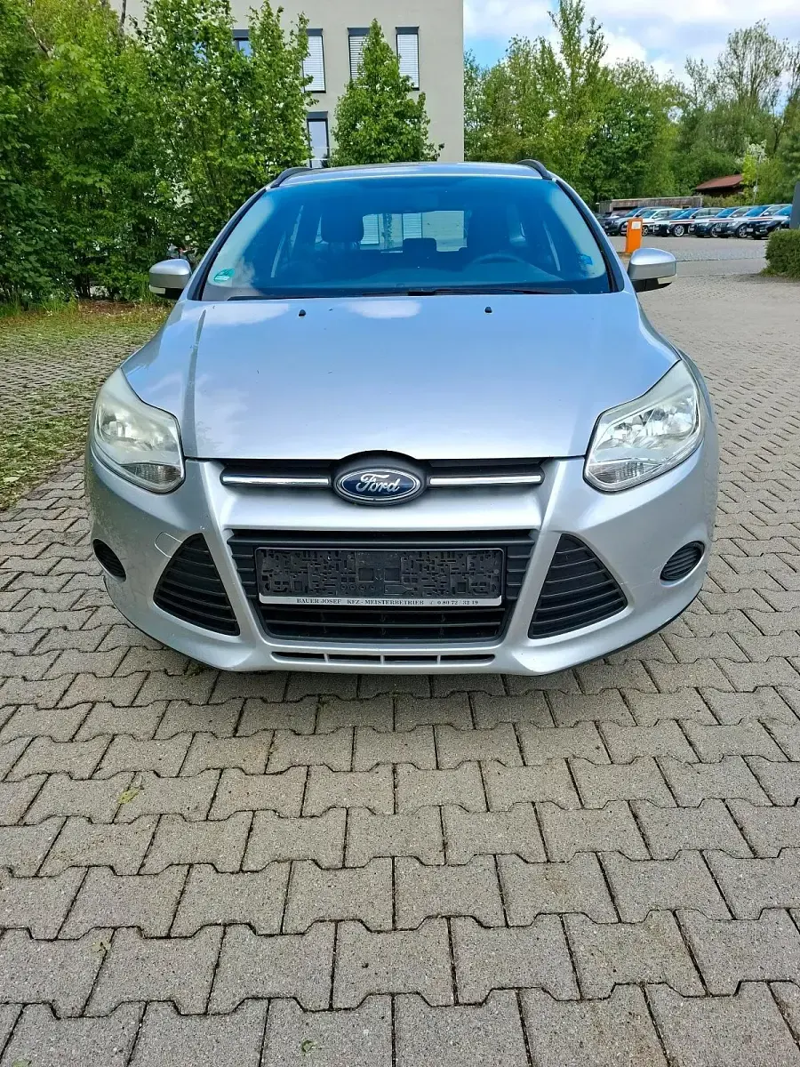 Gebraucht Ford Fiesta 2011 Silber Kombi