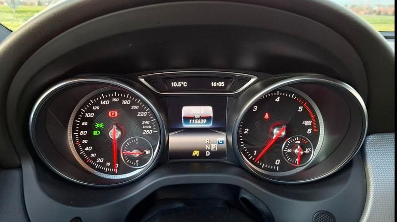 Gebraucht Mercedes CLA220 Shooting Brake 177 PS (130 kW) 2017 Schwarz Kombi