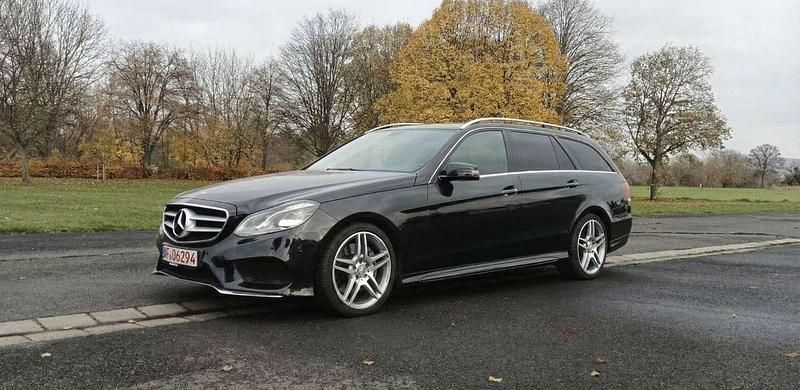 Schwarz Gebraucht 2014 Mercedes E220 AMG line Kombi | 10.400 € (Guter Preis) - Bild 1/4