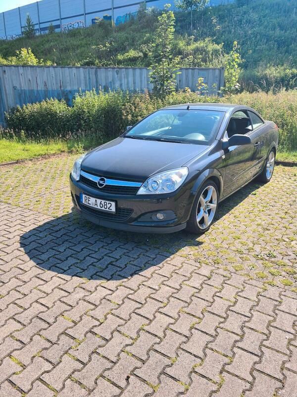 Schwarz Gebraucht 2010 Opel Astra Cabriolet Cabrio | 3.400 € (Fairer Preis) - Bild 1/4