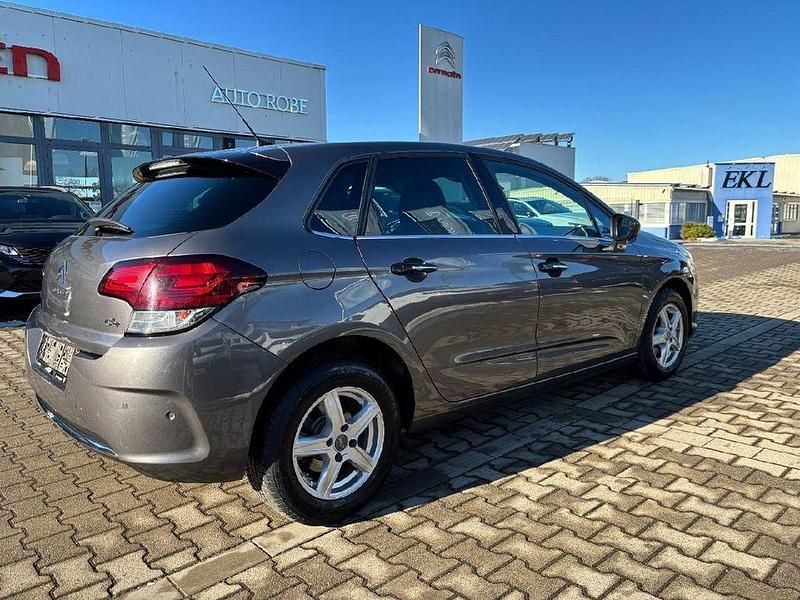 Gebraucht Citroën C4 Shine 131 PS (96 kW) 2015 Lackierung platiniumgrau/meta Limousine