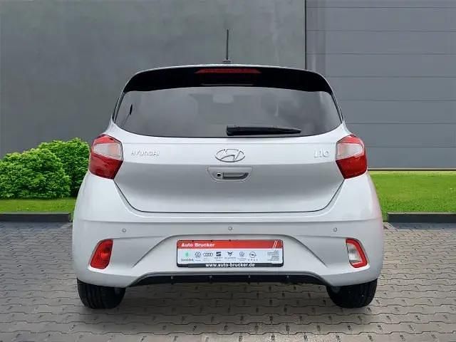 Gebraucht Hyundai i10 GO! 67 PS (49 kW) 2023 Met (silber Kleinwagen