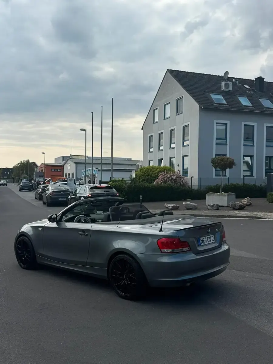 Gebraucht BMW 120 175 PS (128 kW) 2014 Grau Kleinwagen