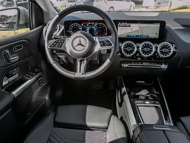 Gebraucht Mercedes B200 Advanced Plus 150 PS (110 kW) 2025 Silber Kleinwagen
