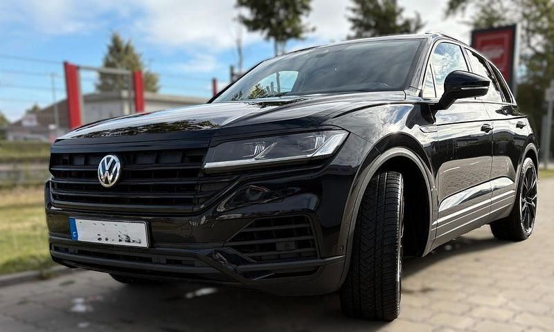 Schwarz Gebraucht 2019 VW Touareg SUV | 38.499 € (Teuer) - Bild 1/4