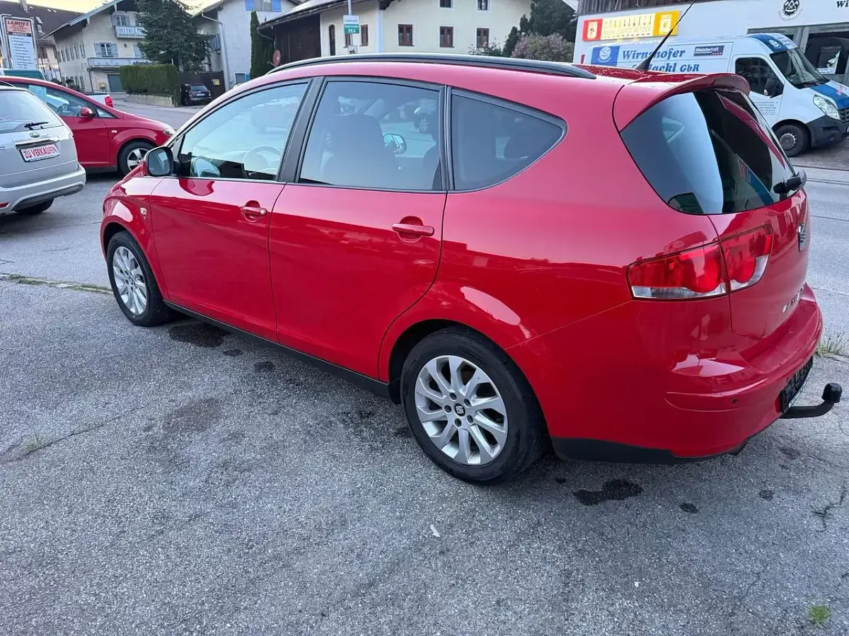 Gebraucht Seat Altea XL 105 PS (77 kW) 2011 Rot Van / Kleinbus
