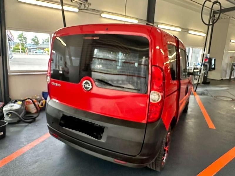 Second-hand Opel Combo Selection 95 CP (69 kW) 2018 Monovolum