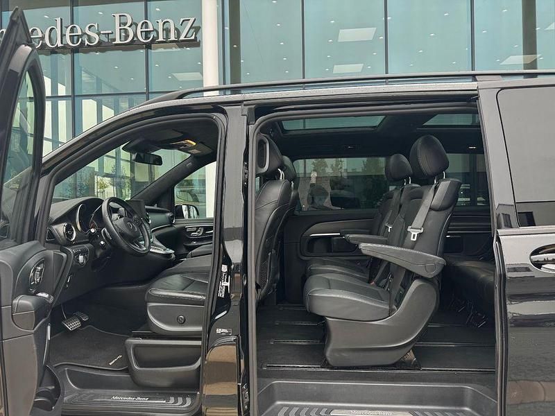 Schwarz Gebraucht 2021 Mercedes V300 Van / Kleinbus | 54.500 € (Superpreis) - Bild 1/4