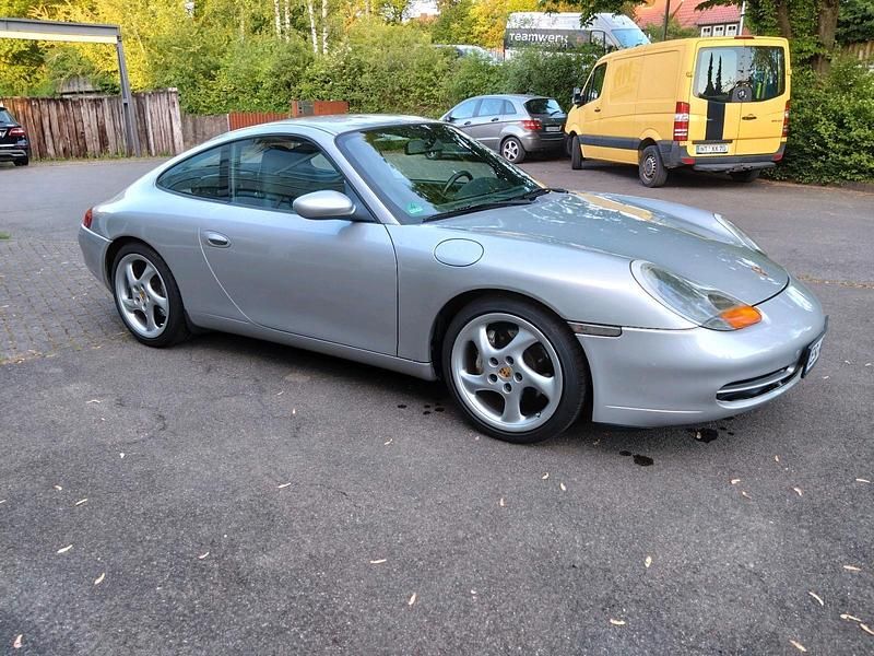 Silber Gebraucht 1999 Porsche 911 Carrera 4 Coupé | 28.900 € (Fairer Preis) - Bild 1/4