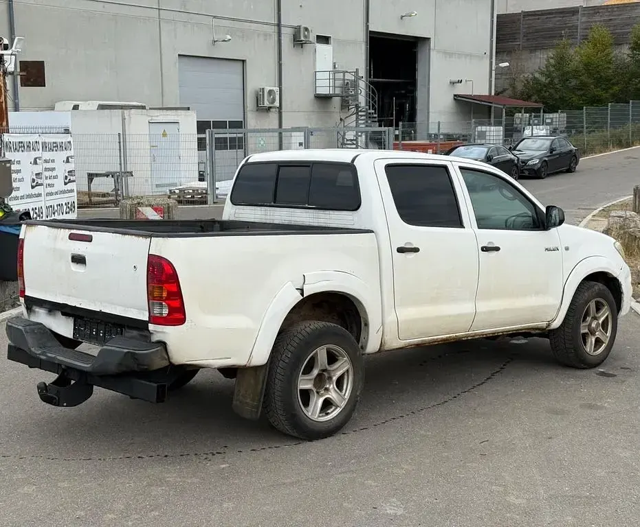 Gebraucht Toyota HiLux 120 PS (88 kW) 2010 Weiß Pickup