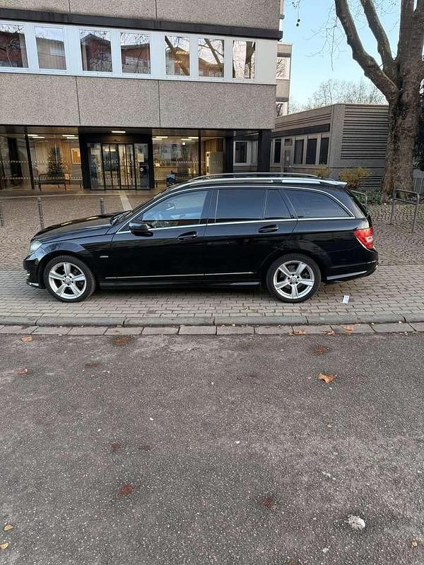 Gebraucht Mercedes C220 Edition 170 PS (125 kW) 2014 Schwarz Kombi