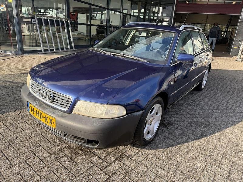 Gebraucht Audi A4 116 PS (85 kW) 2001 Blau Kombi