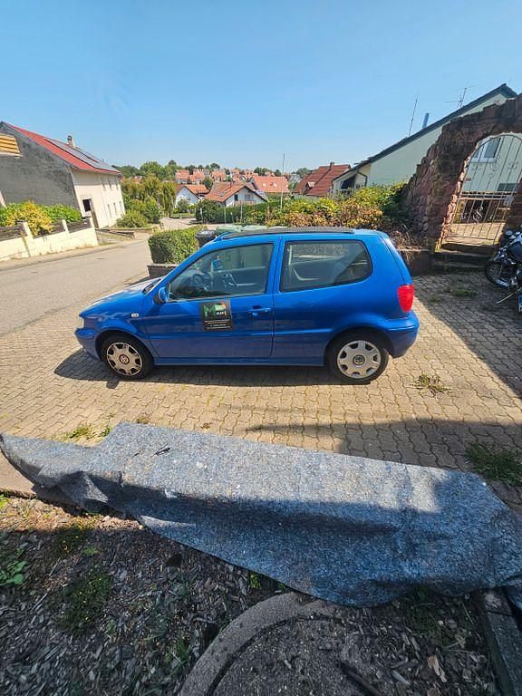 Blau Gebraucht 2002 VW Polo Basis Kleinwagen | 1.300 € (Guter Preis) - Bild 1/4