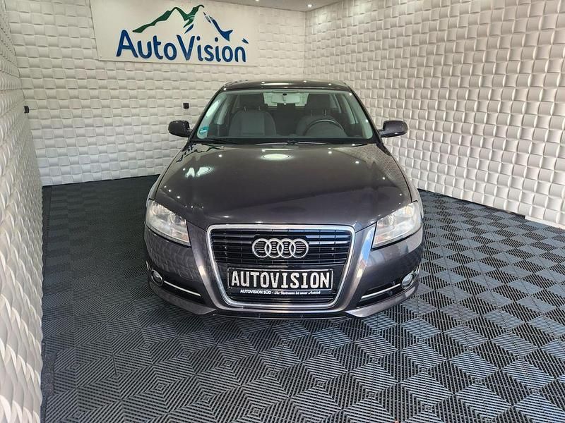 Gebraucht Audi A3 Attraction 105 PS (77 kW) 2010 Grau Limousine