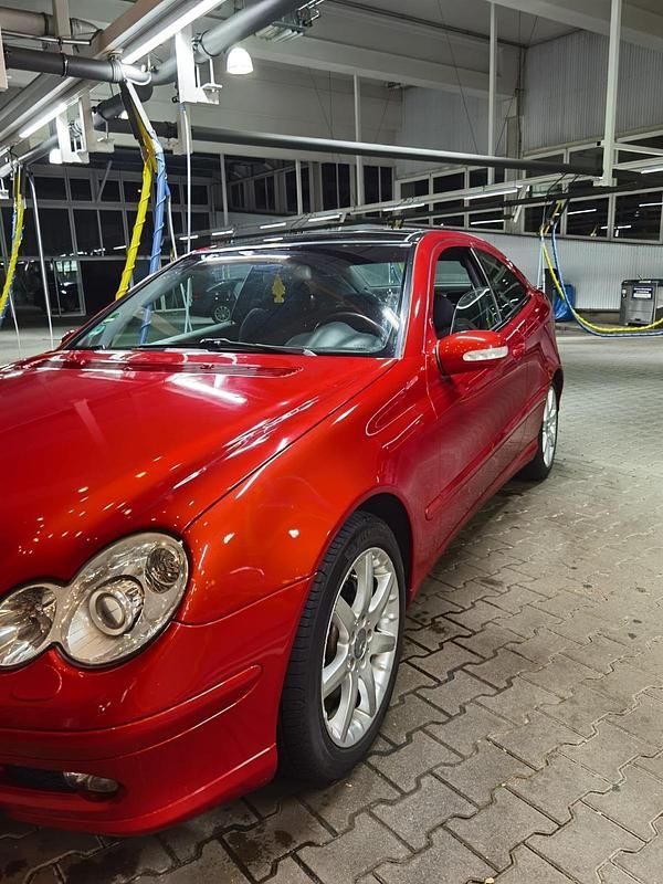 Andere farben Gebraucht 2003 Mercedes C200 Coupé | 1.900 € (Fairer Preis) - Bild 1/3