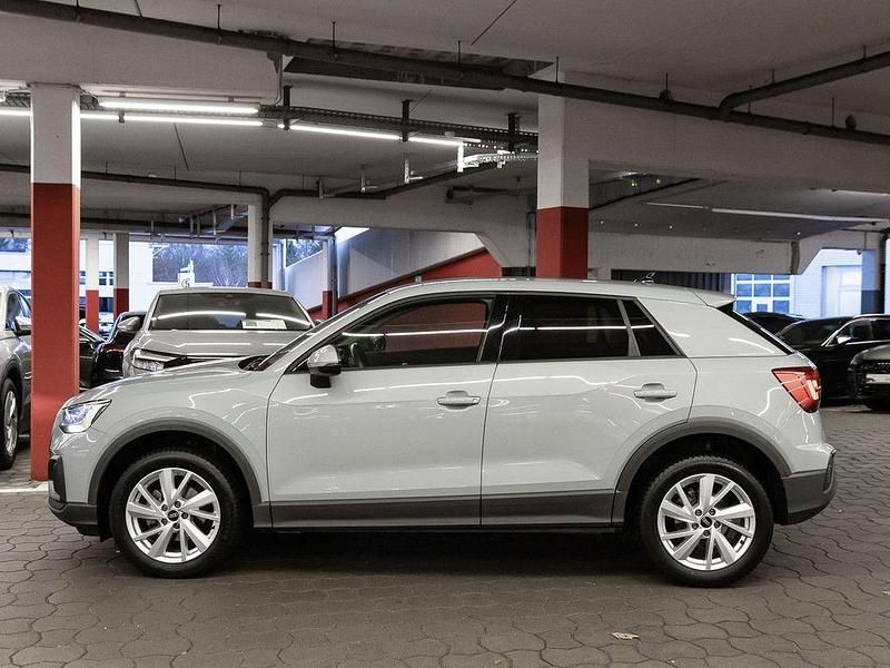 Gebraucht Audi Q2 Comfort 110 PS (80 kW) 2023 Pfeilgrau perleffekt SUV