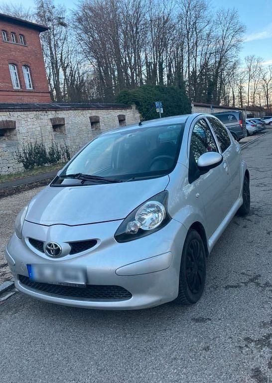 Silber Gebraucht 2008 Toyota Aygo Kleinwagen | 1.500 € (Superpreis) - Bild 1/4