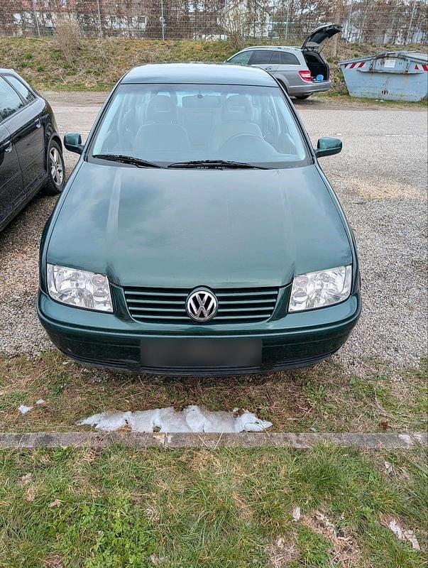 Second-hand VW Bora 101 CP (74 kW) 1999 Verde Berlinǎ