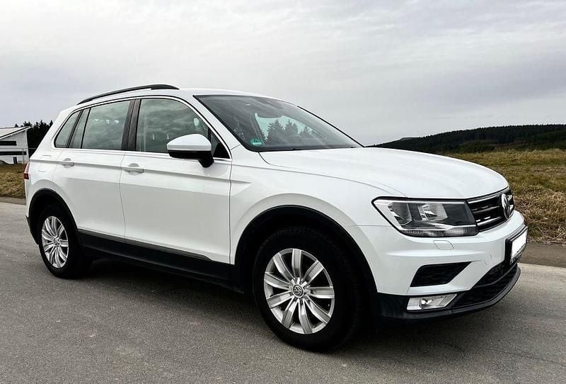 Weiß Gebraucht 2016 VW Tiguan Comfortline SUV | 15.500 € (Fairer Preis) - Bild 1/4