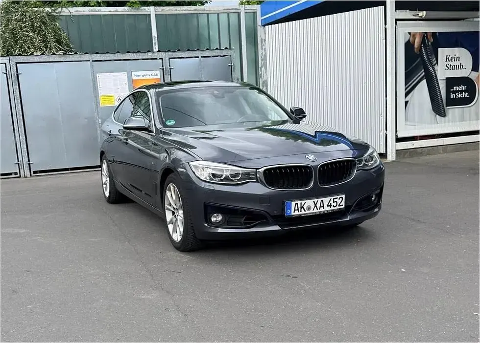 Gebraucht BMW 325 218 PS (160 kW) 2015 Grau Limousine