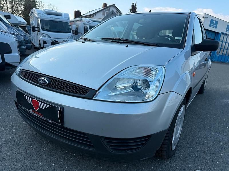 Gebraucht Ford Fiesta 70 PS (51 kW) 2004 Silber Kleinwagen