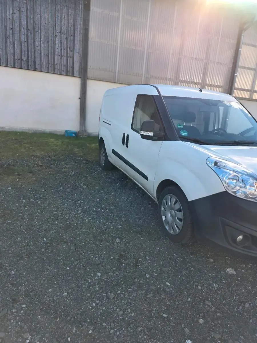 Używany Opel Combo 105 KM (77 kW) 2016 Biały Minivan